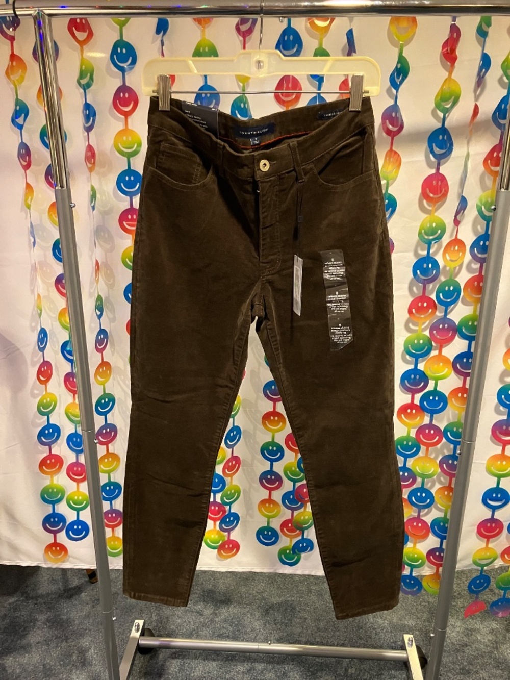 NWT Tommy Hilfiger Tribeca Skinny Corduroy Pants (Size 8) - Picture 2 of 14